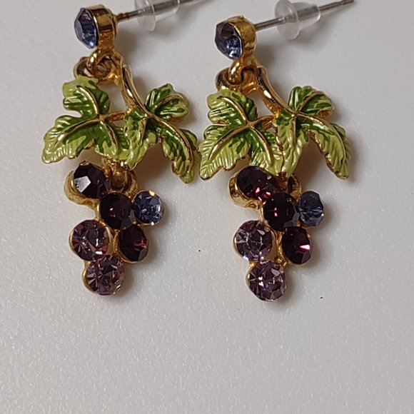 Cute Purple Grapes And Leaves Earrings - Picture 6 of 14